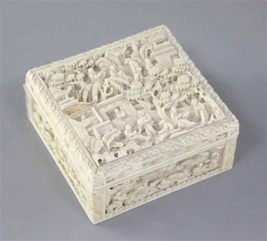 A Chinese export ivory box containing mother-of-pearl counters, 19th century, width 7.3cm